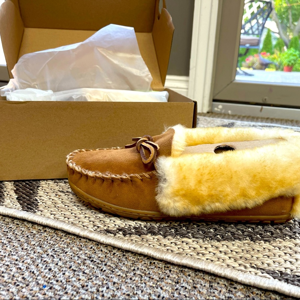 L.L.Bean W’s Wicked Good Moccasins - Slippers- Size 8M
